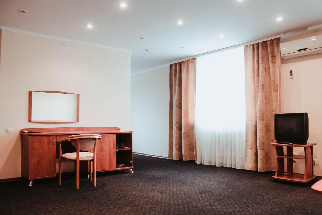 Kanna Hotel Askania-Nova Exteriör bild