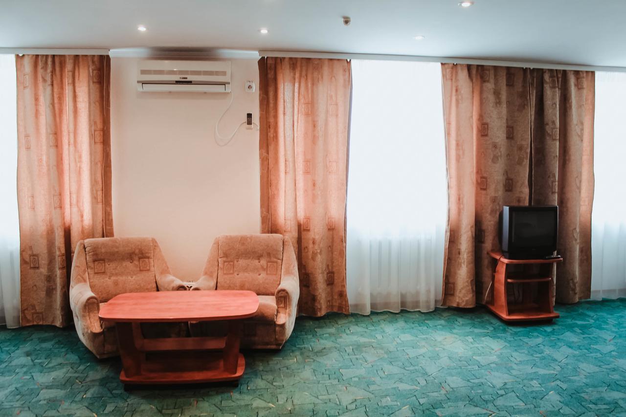 Kanna Hotel Askania-Nova Exteriör bild